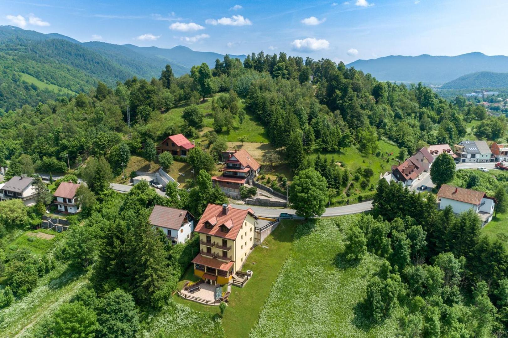 Villa Fužine Exteriör bild